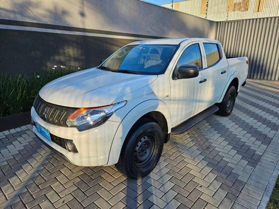 MITSUBISHI L200 TRITON 2.4 16V TURBO DIESEL GL CD 4X4 MANUAL